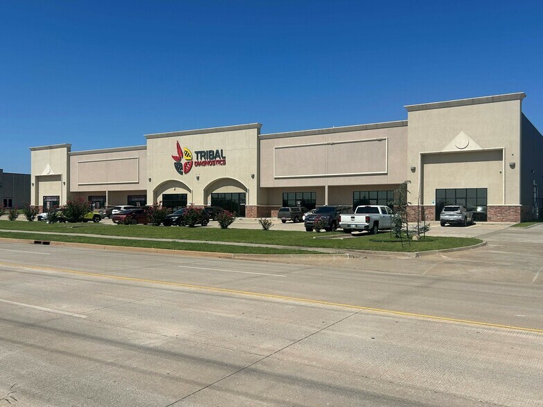 More Photos Of 9217-9301 S Eastern Ave, Oklahoma City Warehouse For Sale