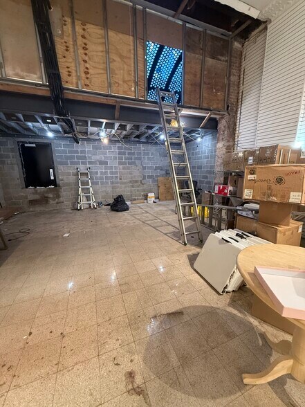 More Photos Of 343 Canal St, New York Office For Lease