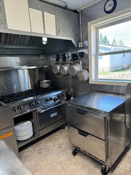 More Photos Of 2079 Spruce St, Ranier Restaurant For Sale