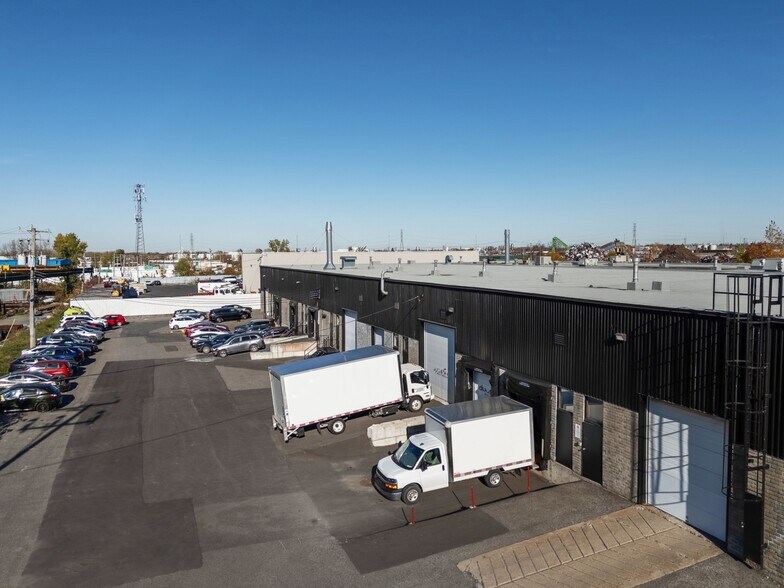 More Photos Of 667 Giffard, Longueuil Flex For Lease