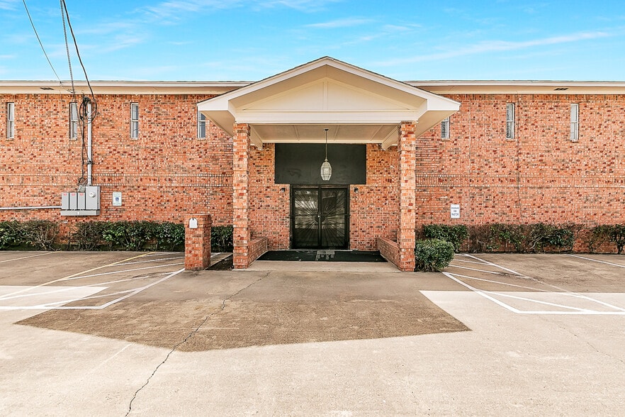 More Photos Of 5007 Ivy Ln, Dallas Religious Facility For Sale