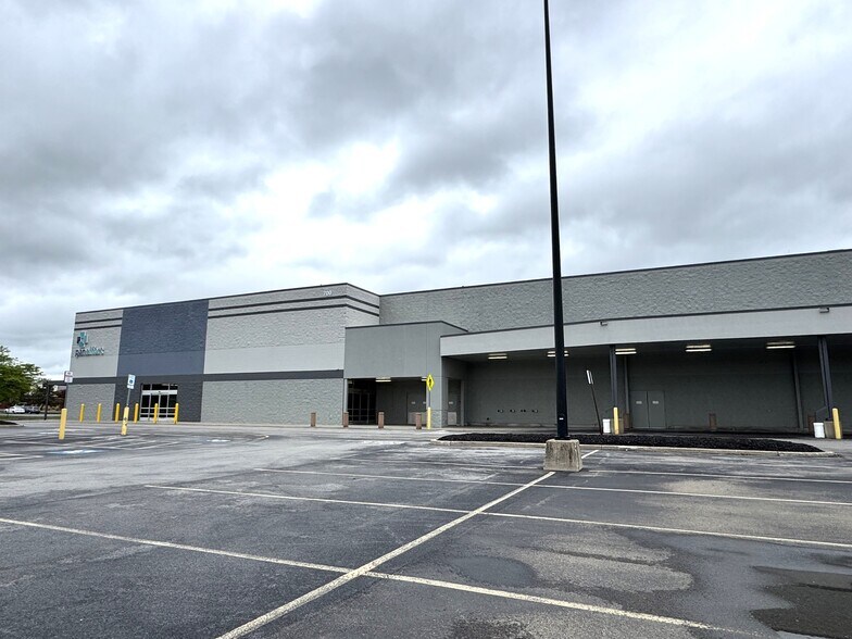 More Photos Of 3780 W Ridge Rd, Rochester Industrial For Lease
