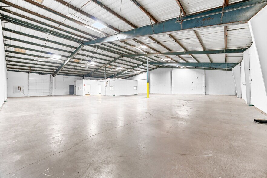 More Photos Of 2661-2669 Ludelle St, Fort Worth Unknown For Lease