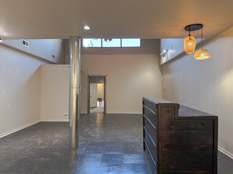 More Photos Of 337-341 Bush St SE, Salem Storefront For Lease