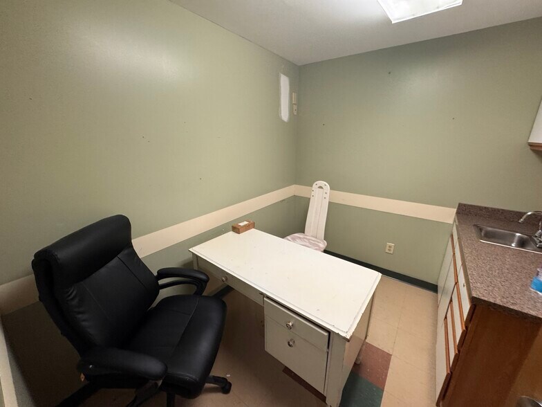 More Photos Of 1100 Salem Ave, Dayton Office For Sale