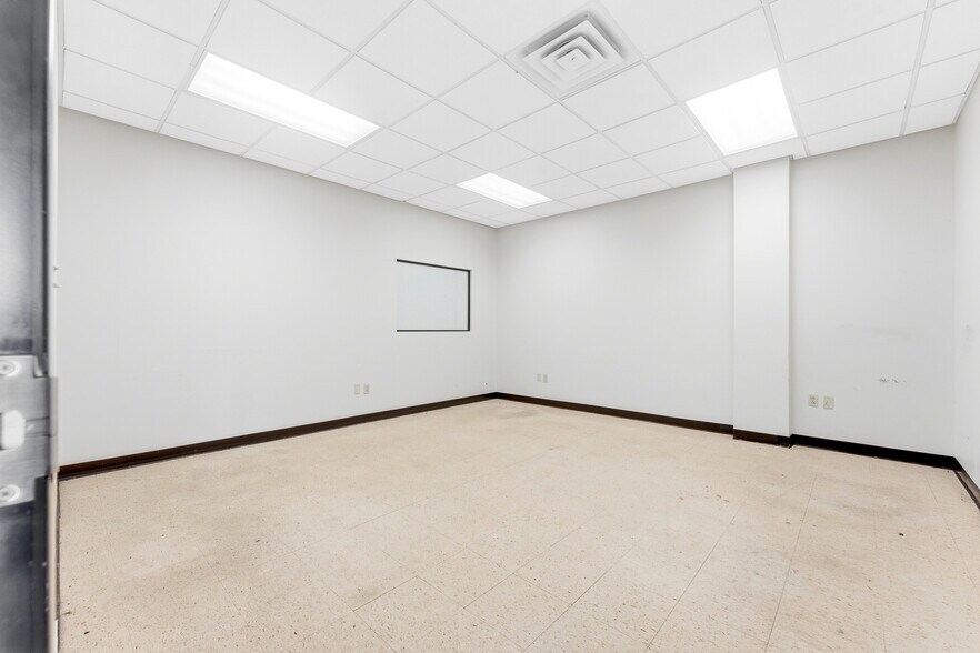 More Photos Of 161 Adena Ln, Clarksburg Office For Lease