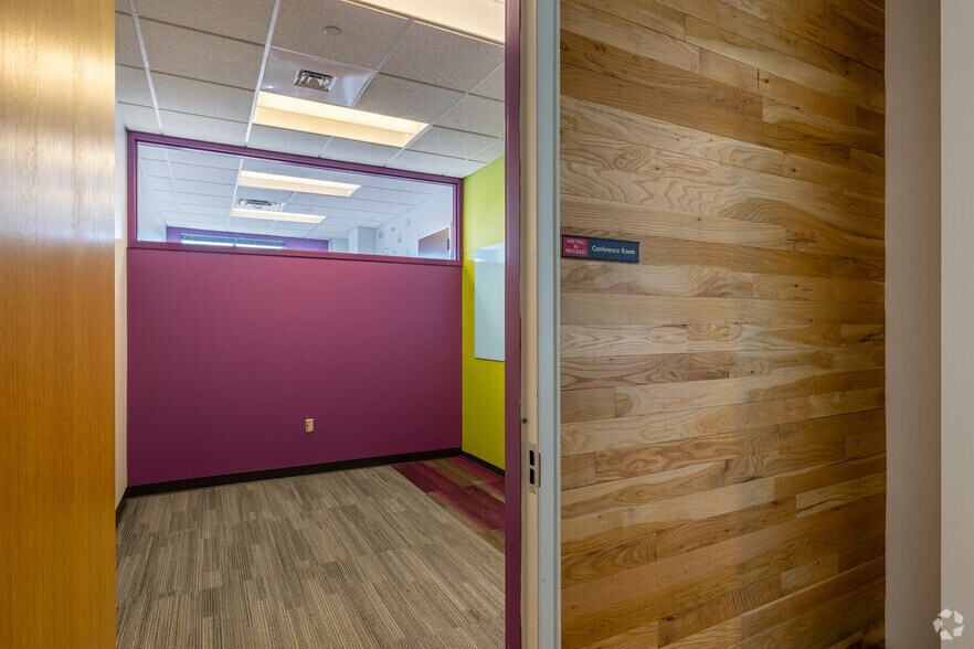 More Photos Of 15521 Midlothian Tpke, Midlothian Office For Lease