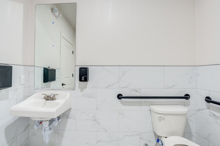 More Photos Of 3814 County Road 1350, Lubbock Distribution For Sale