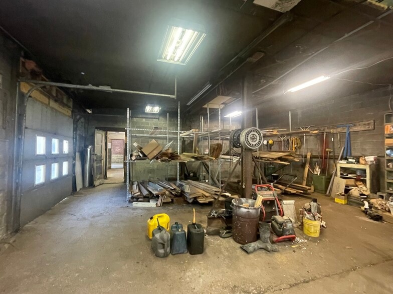 More Photos Of 423 Wilpen Rd, Ligonier Auto Repair For Sale