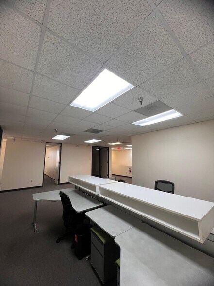 More Photos Of 7201-7203 Pinemont Dr, Houston Flex For Lease