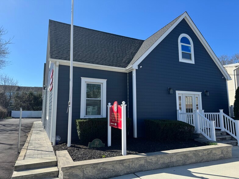 More Photos Of 38 Church St, Patchogue Loft Creative Space For Lease