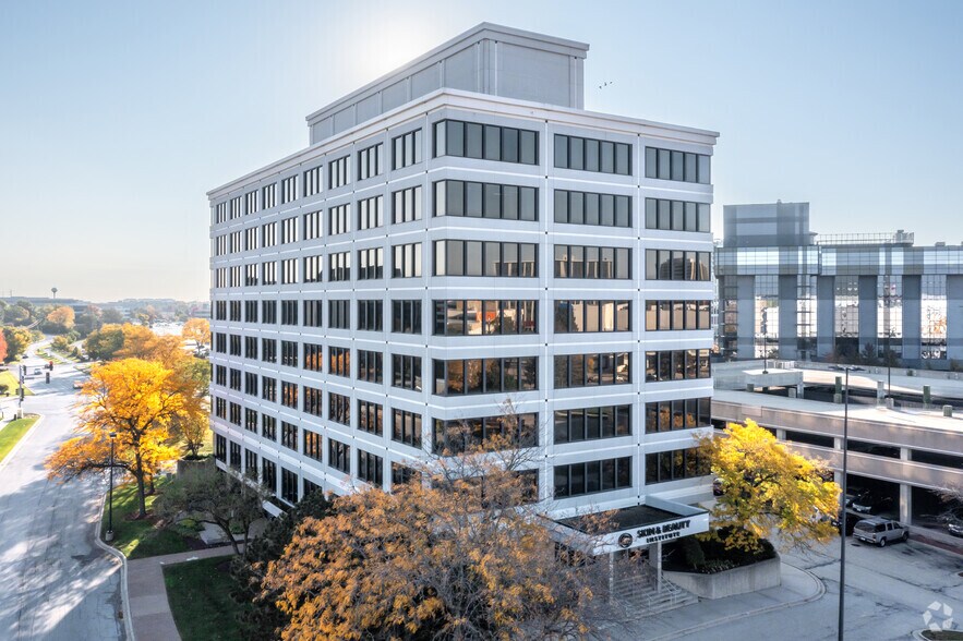 More Photos Of 2-564 Oakbrook Ctr, Oak Brook Unknown For Lease