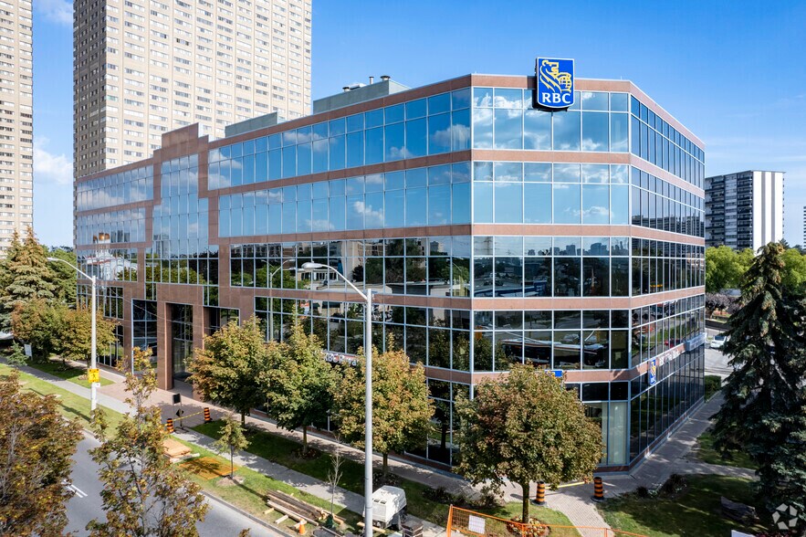 More Photos Of 65 Overlea Blvd, Toronto Office For Lease