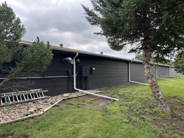 More Photos Of 821 E 7th St, Platte Hotel For Sale