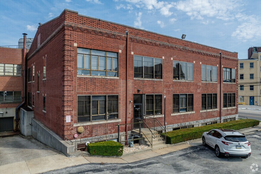 More Photos Of 408 E 4th St, Bridgeport Office For Lease