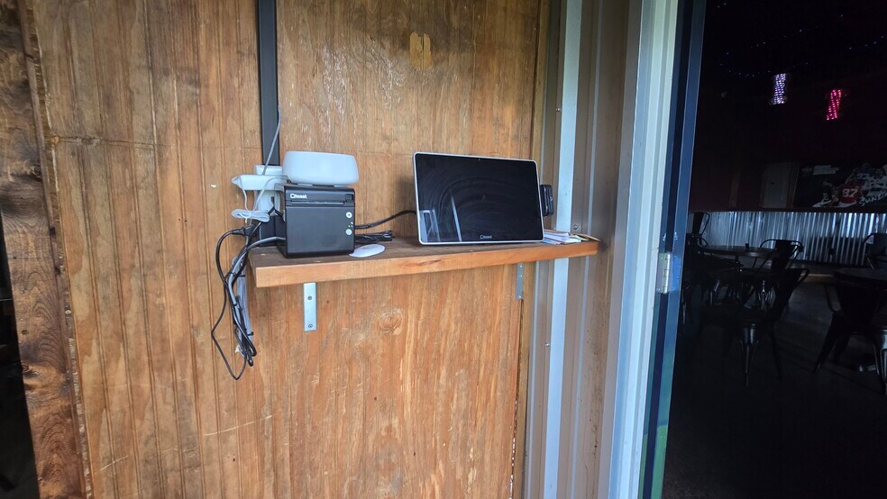 More Photos Of 4021 Acton Hwy, Granbury General Retail For Lease