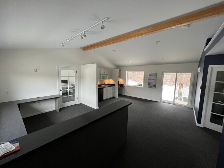 More Photos Of 8864 Whitmore Lake Rd, Brighton Office Residential For Lease