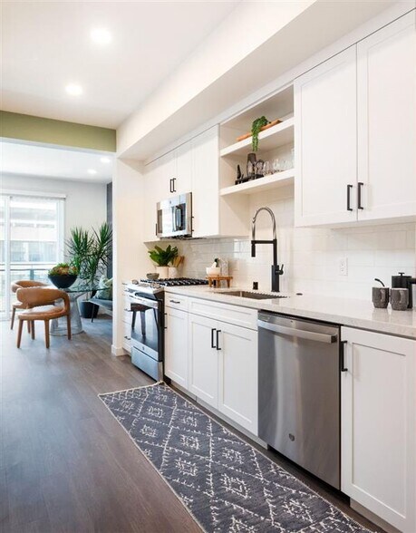 More Photos Of 375 Camino De La Reina, San Diego Multifamily For Sale