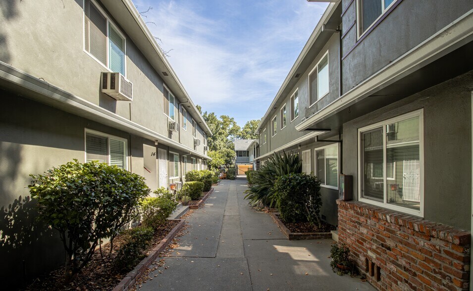 More Photos Of 2811 F St, Sacramento Apartments For Sale