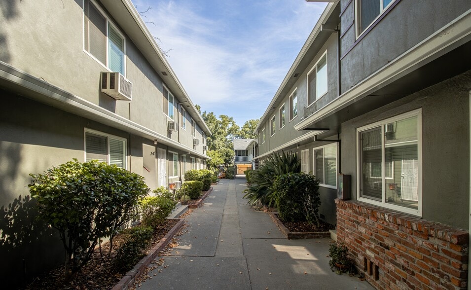 More Photos Of 2811 F St, Sacramento Apartments For Sale