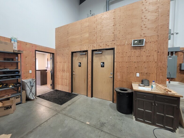 More Photos Of 5775 State St, Salem Industrial For Lease