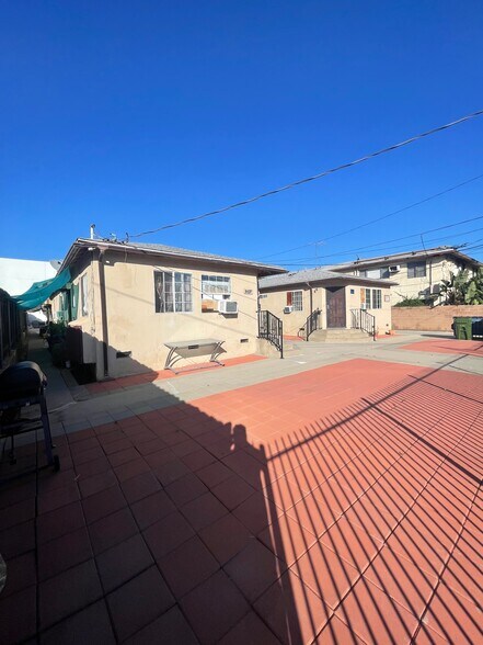 More Photos Of 16037 Gault St, Van Nuys Apartments For Sale