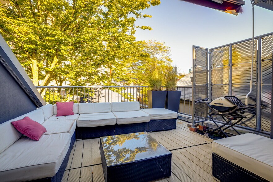 More Photos Of 115 Walnut Ave, Toronto Office For Sale