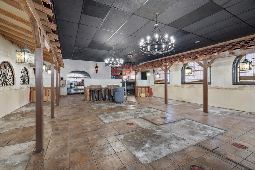 More Photos Of 1100-1106 W Avenue K, Lancaster Freestanding For Lease