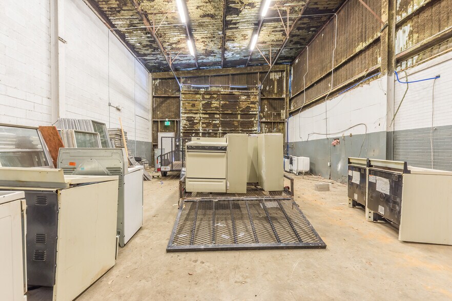 More Photos Of 8456 Newman St, Douglasville Light Manufacturing For Lease