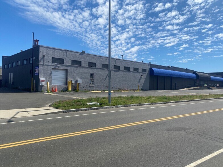 Primary Photo Of 195 Freight St, Waterbury Bar For Sale