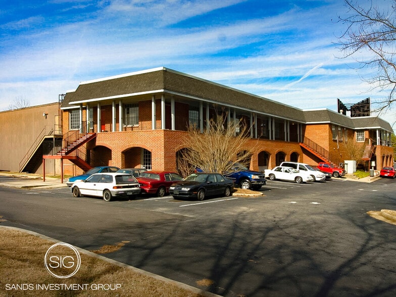 More Photos Of 5895 Memorial Dr, Stone Mountain Unknown For Lease