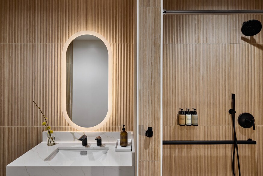 More Photos Of 221 Main St, San Francisco Office For Lease