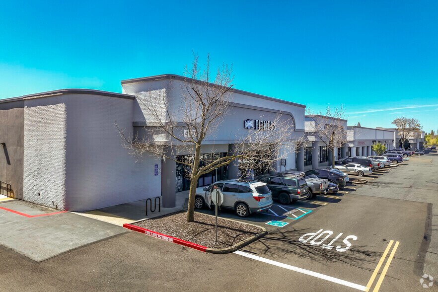 More Photos Of 4000-4130 Douglas Blvd, Roseville Unknown For Lease