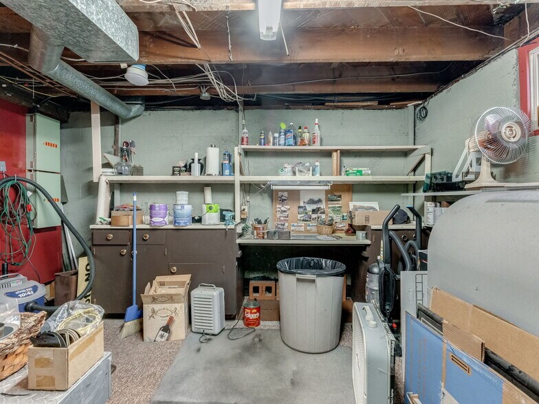 More Photos Of 737 NW Adams St, Mcminnville Office For Sale