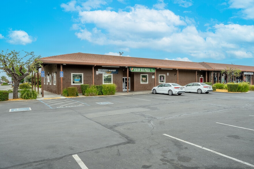 More Photos Of 191 San Felipe Rd, Hollister Unknown For Lease