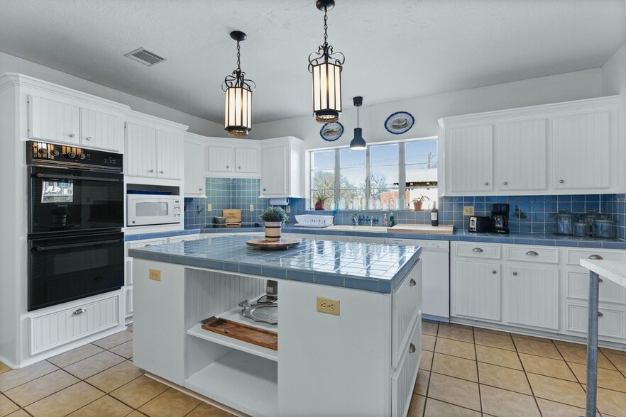 More Photos Of 5322 State Hwy 16 N, Bandera Hospitality For Sale