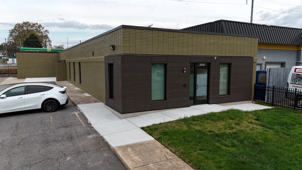 Primary Photo Of 3041 Trenwest Dr, Winston-Salem Unknown For Lease