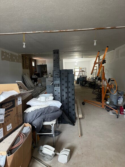 More Photos Of 7589 Winchester Rd, New Market Flex For Sale