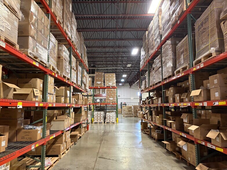 More Photos Of 4640 W Ironwood Dr, Franklin Manufacturing For Sale