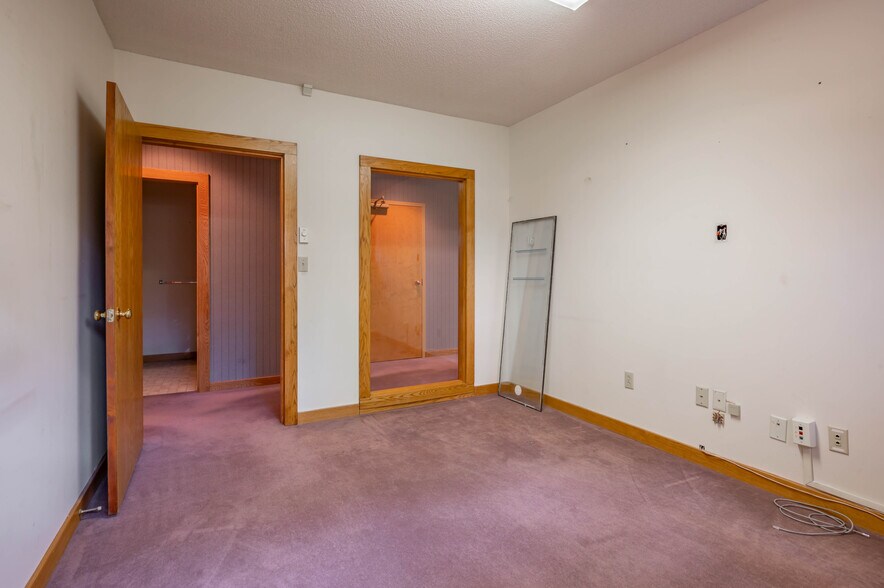 More Photos Of 74 Northeastern Blvd, Nashua Medical For Sale