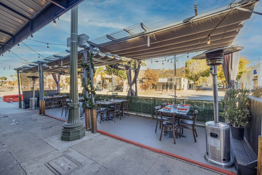 More Photos Of 1632 Colorado Blvd, Los Angeles General Retail For Sale