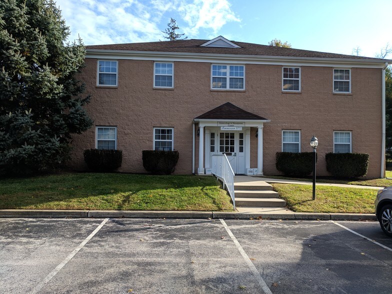 More Photos Of 462 E King Rd, Malvern Medical For Sale