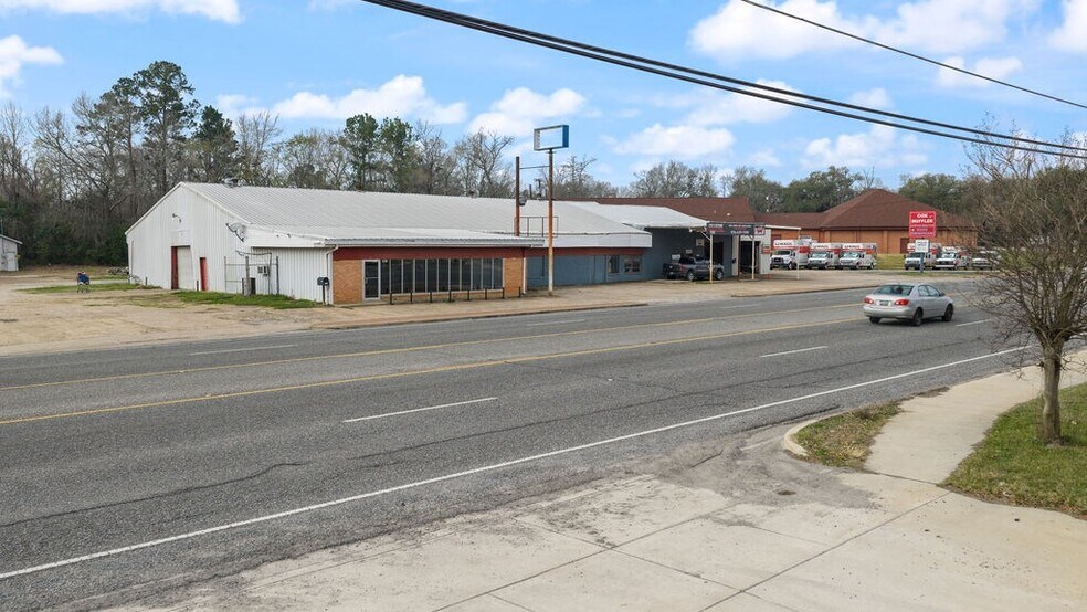 More Photos Of 1006 South Timberland Dr, Lufkin Industrial For Sale