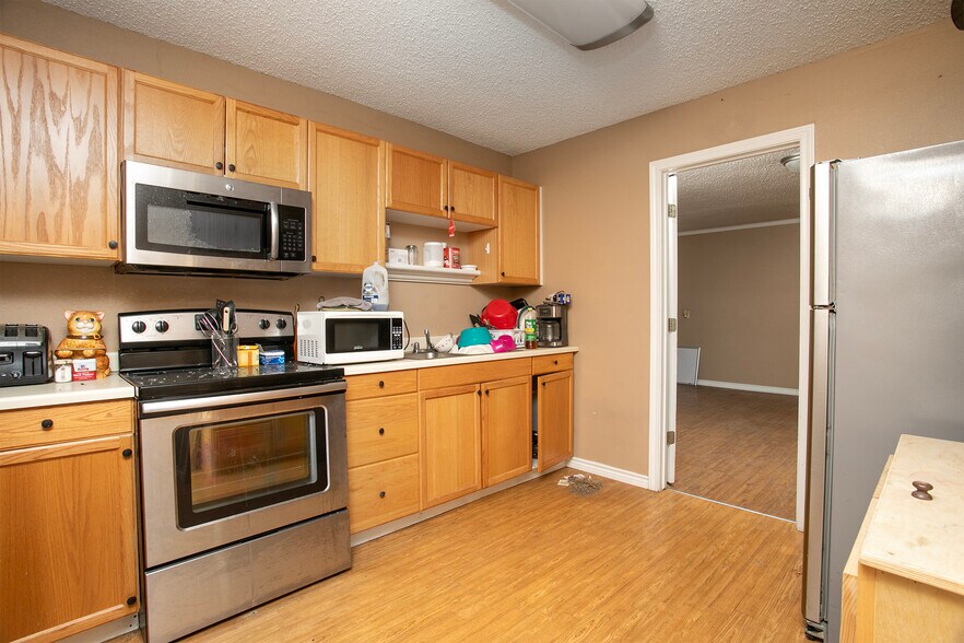 More Photos Of 10991 TX-135, Troup Warehouse For Sale