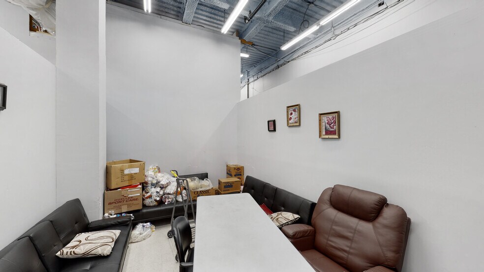 More Photos Of 331 Knickerbocker Ave, Brooklyn Medical For Lease