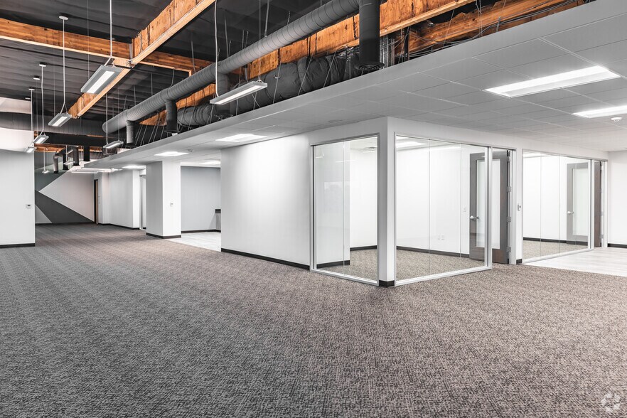 More Photos Of 5575 Ruffin Rd, San Diego Unknown For Lease