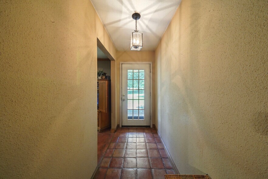More Photos Of 19493 Keenan Cut Off Rd, Montgomery Office Residential For Sale