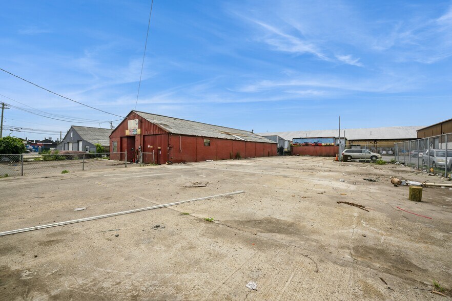 More Photos Of 3578 Maple Ct, Oceanside Warehouse For Lease