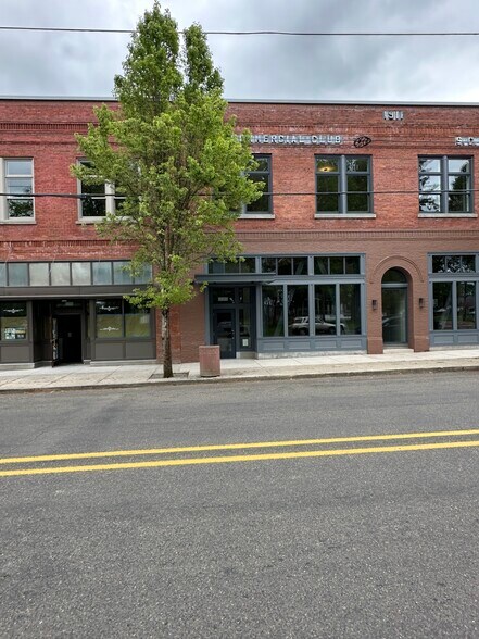 More Photos Of 300-304 Ferry St, Dayton Storefront For Lease