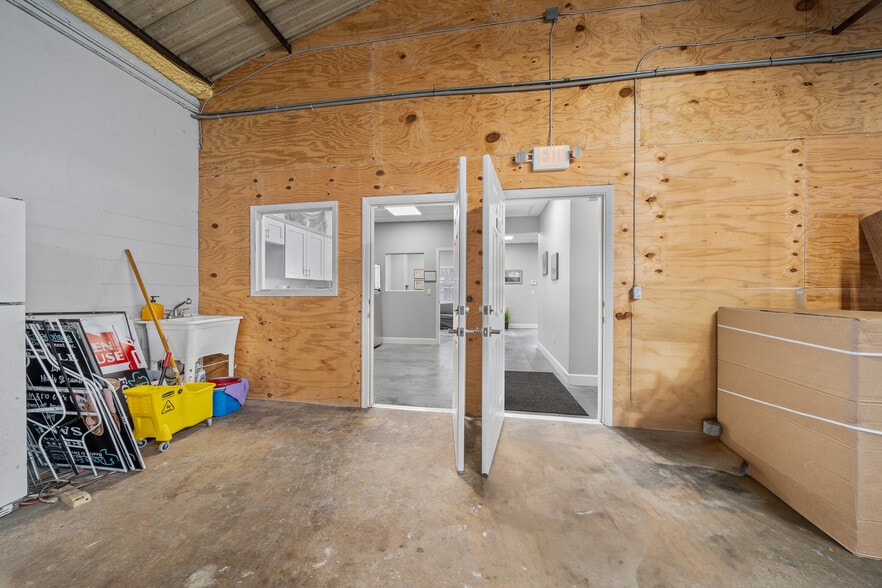 More Photos Of 943 NW 17th Ave, Ocala Warehouse For Sale